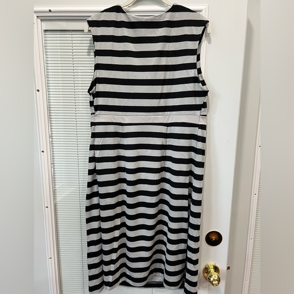 Striped Liz Lange for Target Maternity Dress - Picture 8 of 10